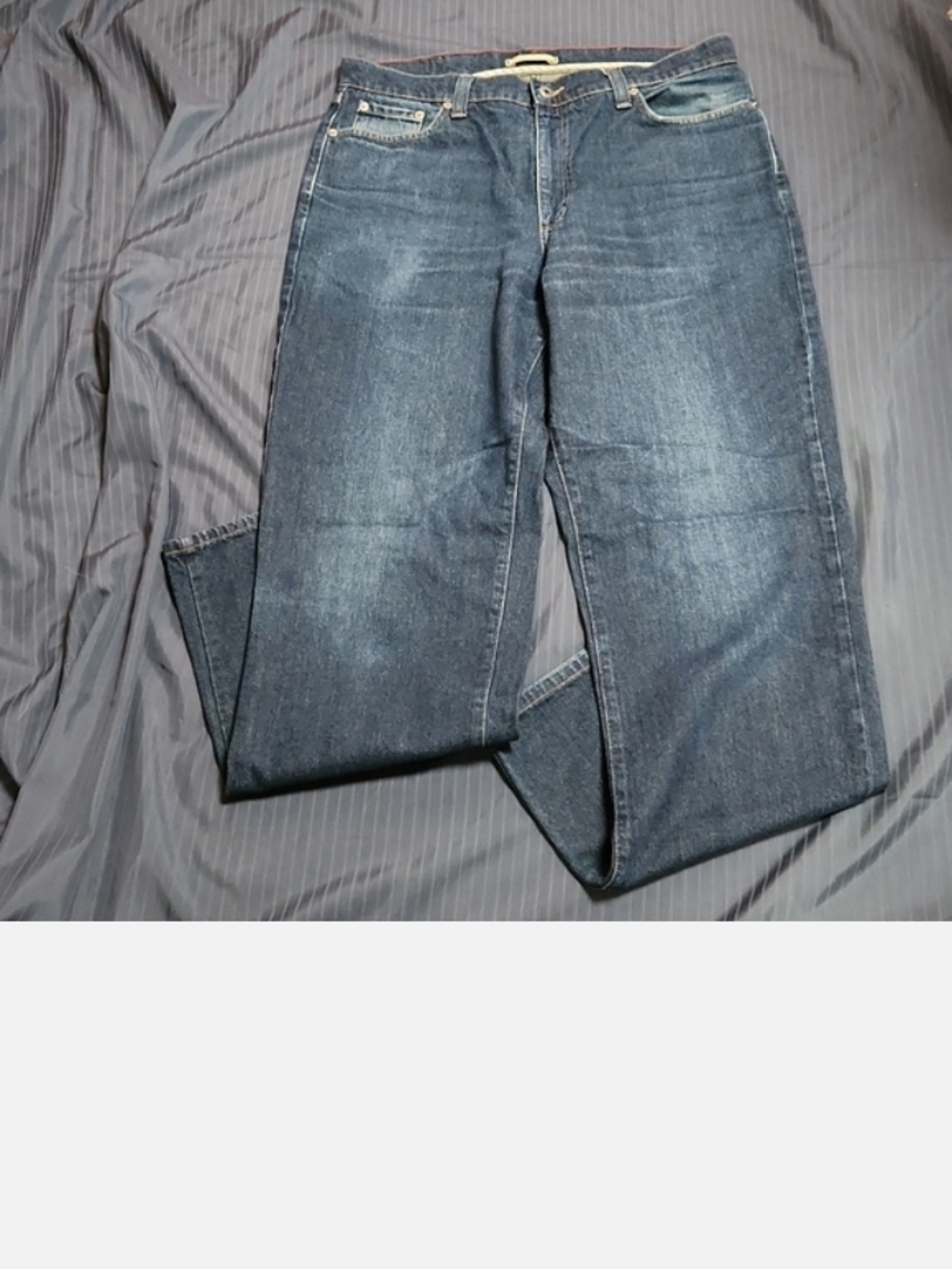 782 L.L. Bean Men’s Dark Blue Straight-Leg Jeans - Picture 4 of 6